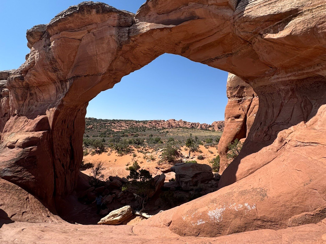 Broken Arch-拱门国家公园必去景点
