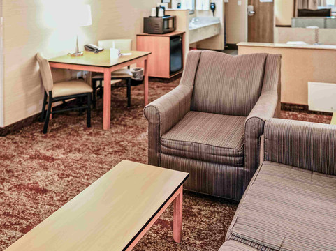 米德瓦利水晶套房酒店主图