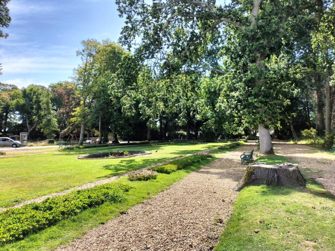 Saumarez Park-Castel必去景点