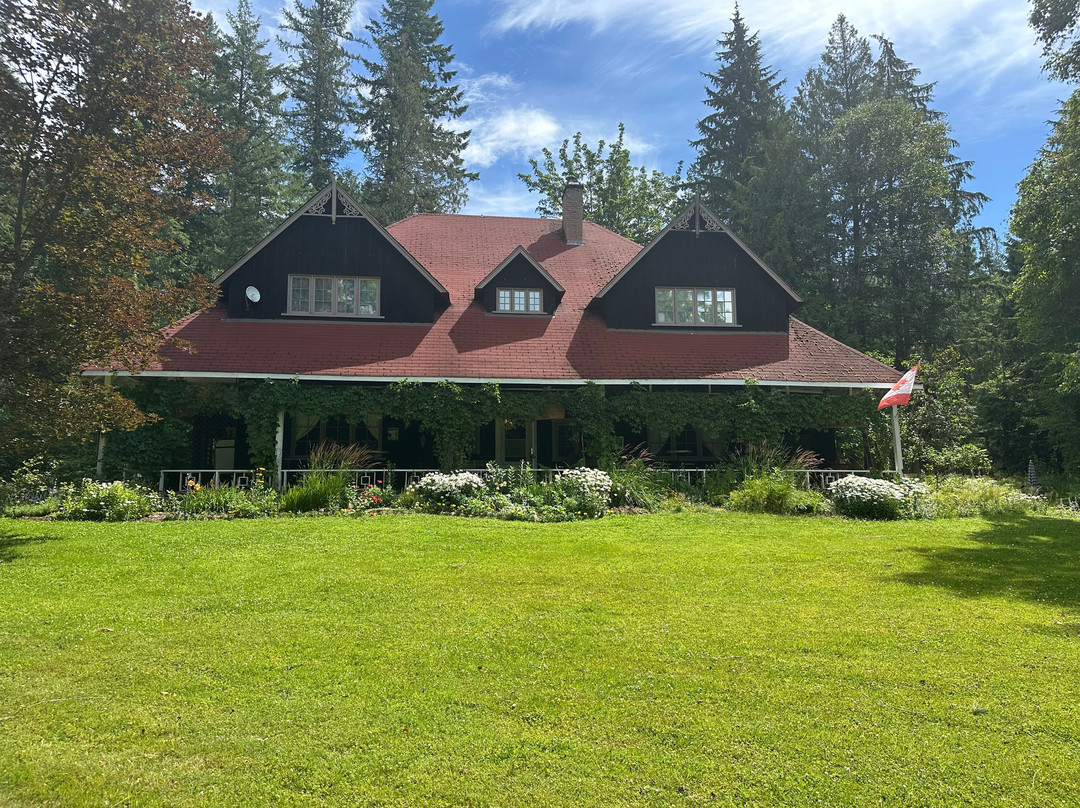 Wedgwood Manor and Glamping Retreat主图