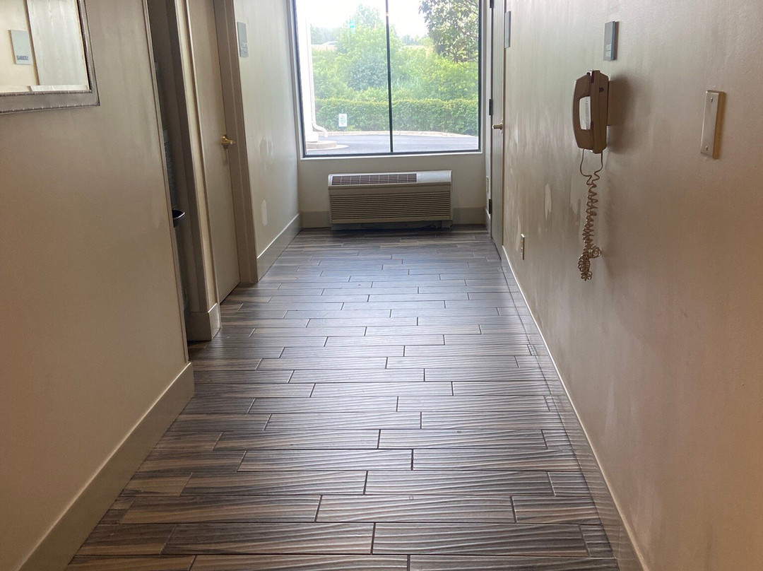 Holiday Inn Express & Suites Milwaukee-new Berlin By IHG主图