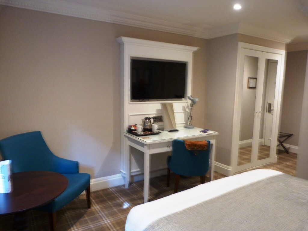 巴瑟罗雷德沃斯大厅酒店主图