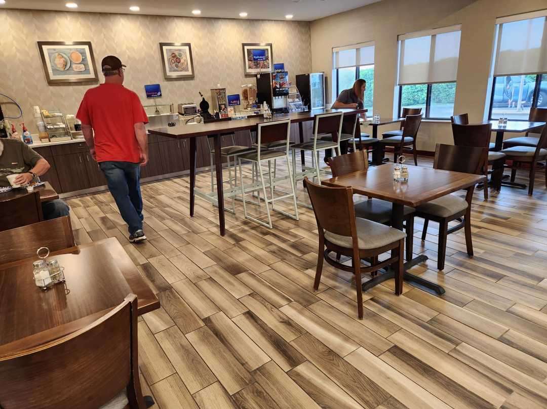 Best Western St. Clairsville Inn & Suites主图