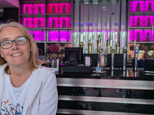 Iconic Style Bar-洛斯托夫特瓷必去景点