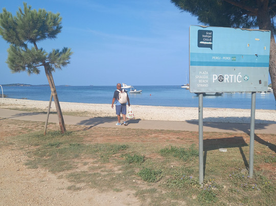 Lux Beach Club Peroj-Peroj必去景点