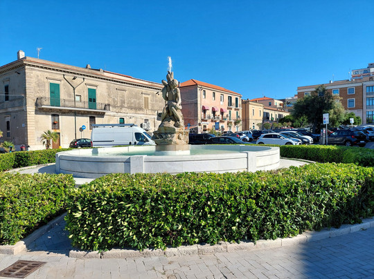 Fontana di Piazza Sant'Antonio-Termoli必去景点