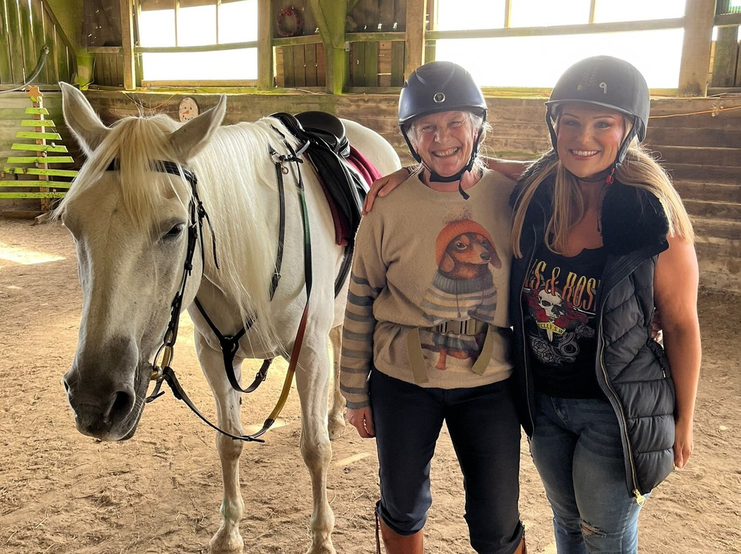 Polmartin Riding Equestrian Site-利斯卡德必去景点