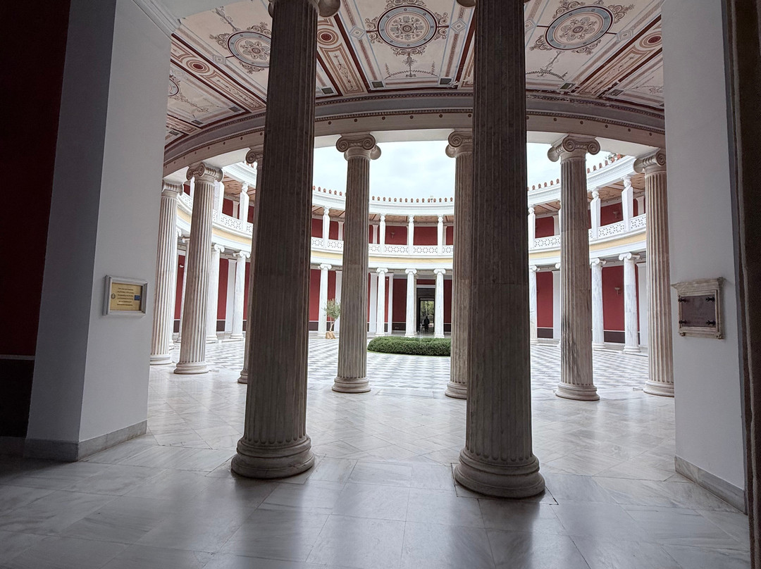 Ivan Susanin Ekskursii na Krite-Limenas Chersonisou必去景点