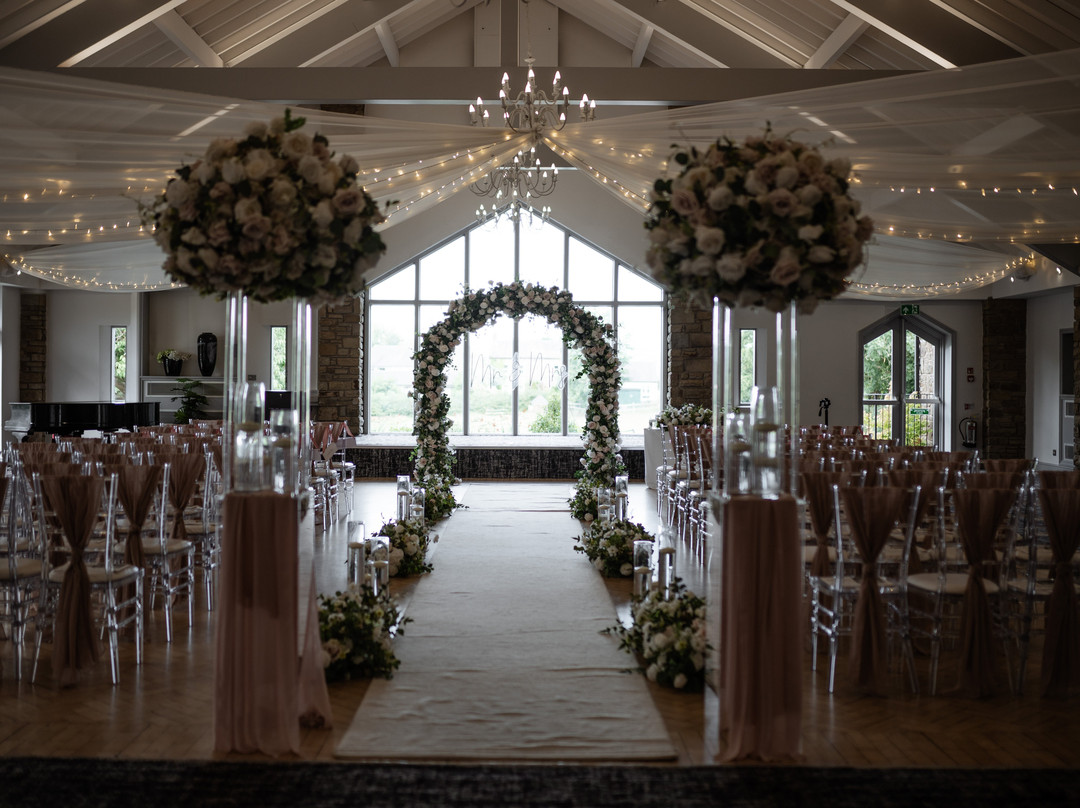 贝斯特韦斯特米顿弗德高尔夫酒店主图