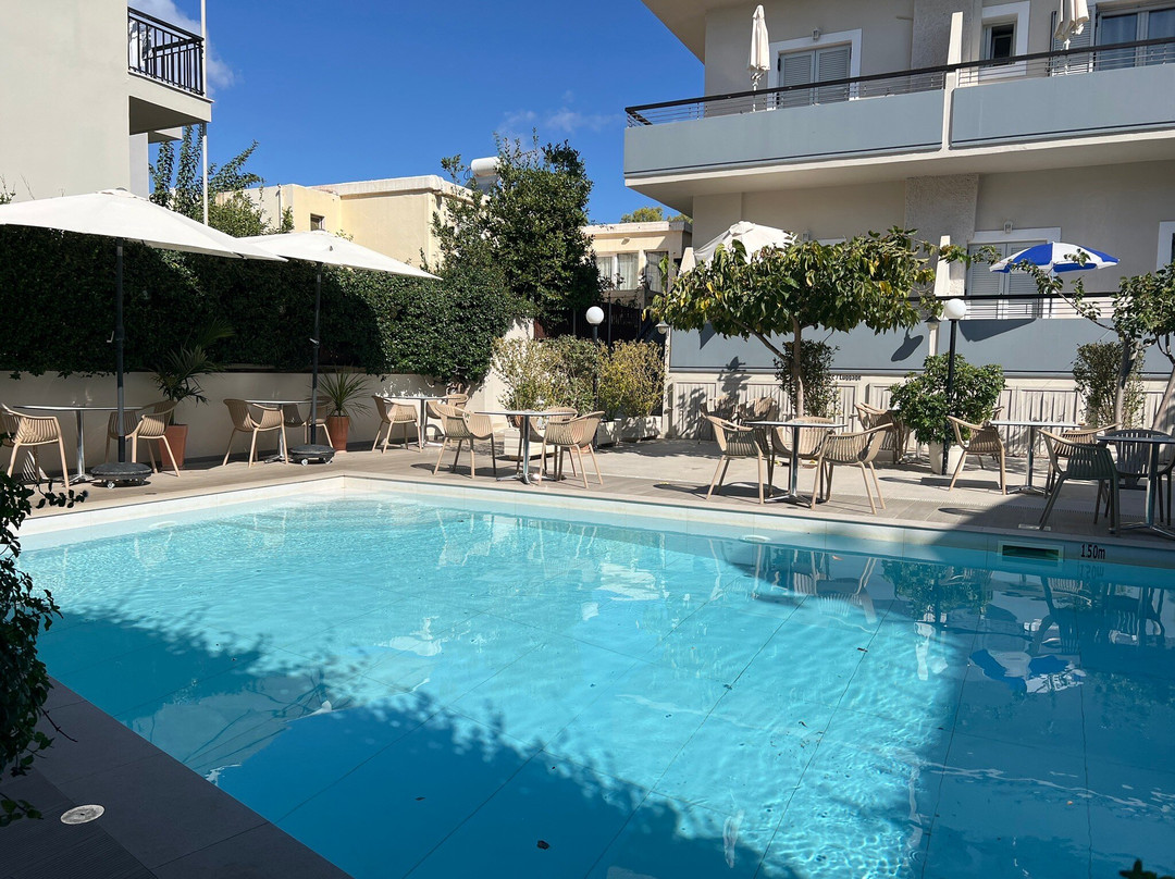 Talos Hotel Apartments主图