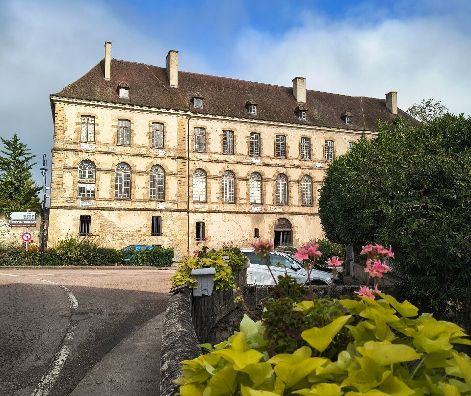 Abbaye de Corbigny-Corbigny必去景点