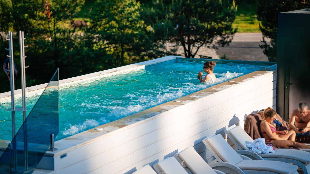 卡彭蒂耶竞技场酒店及水疗中心-泳池