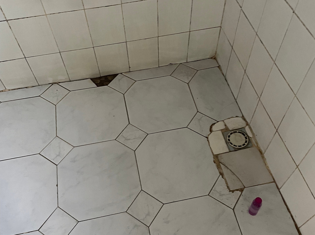 蒙玛兹饭店主图