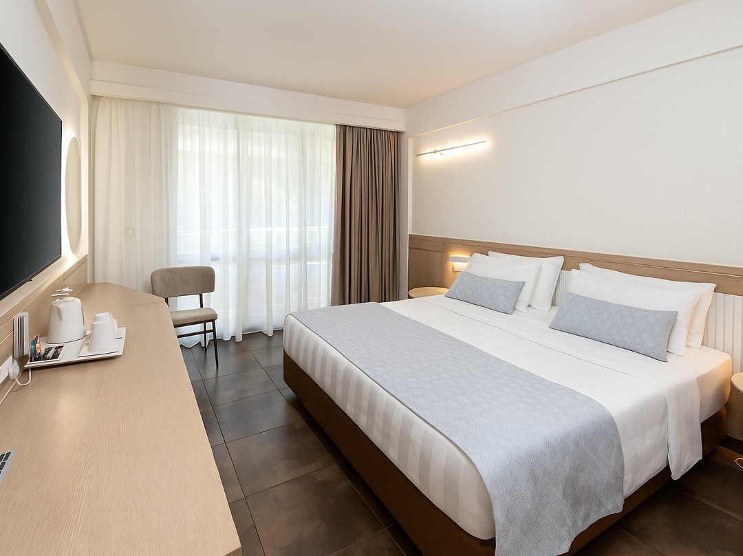 Thalassa Beach Resort主图