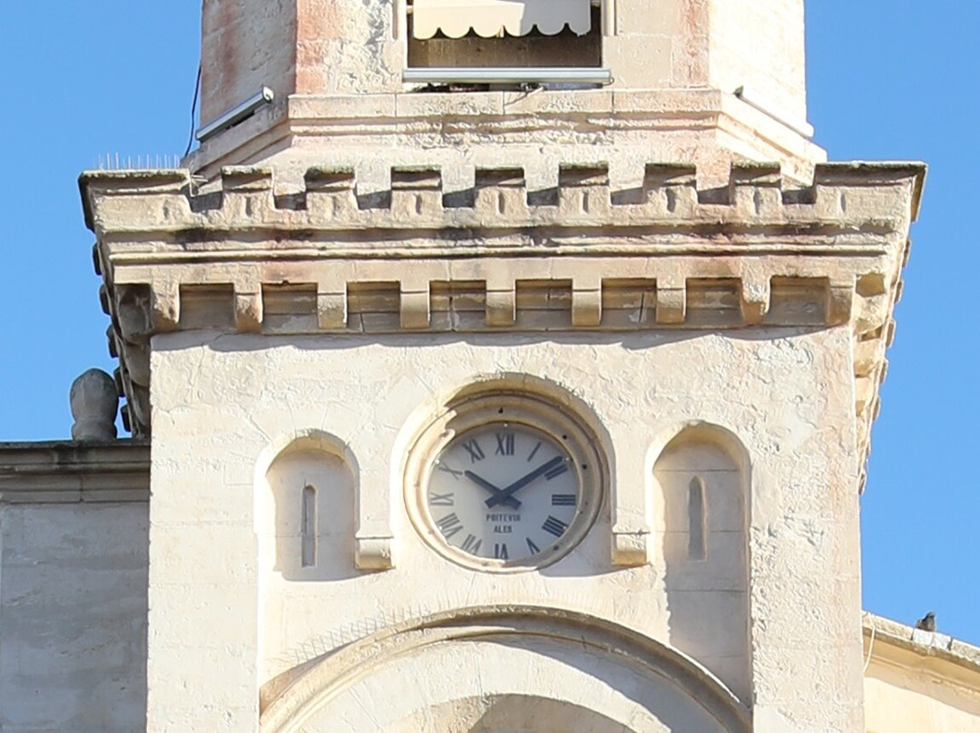 Eglise Saint-Pierre-帕拉瓦莱弗洛必去景点