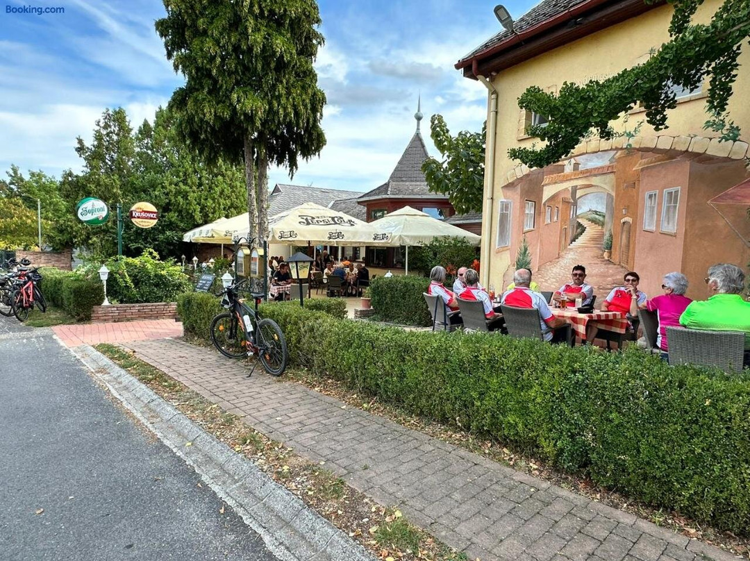 Polgarmester Etterem Es Panzio主图