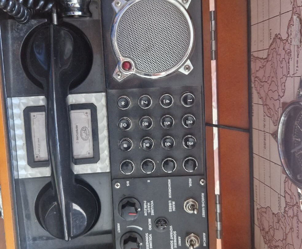 Galeria Colecţiilor Petru Costin a Consiliului Raional Ialoveni-Ialoveni必去景点