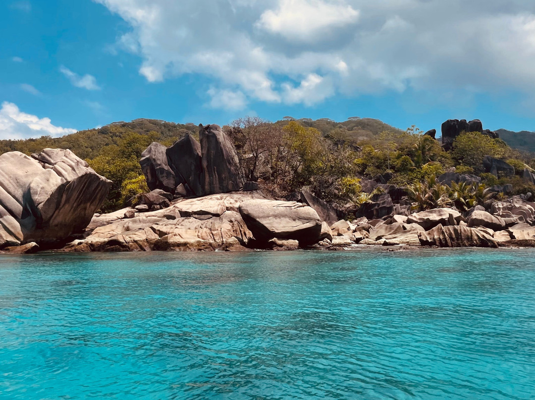 Belle Petra Boatcharter-La Passe必去景点