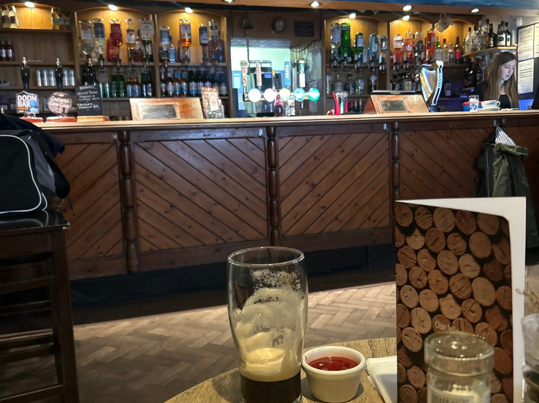 Cadgwith Cove Inn主图