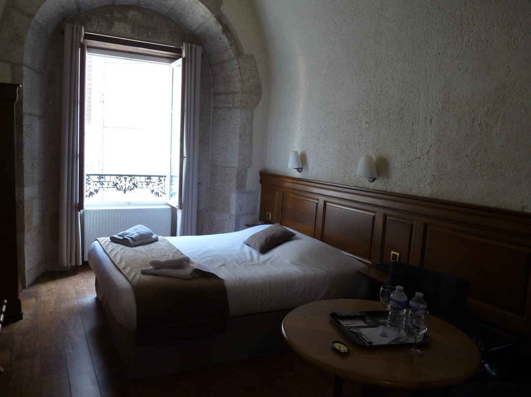 Logis Hôtel du Cheval Blanc主图