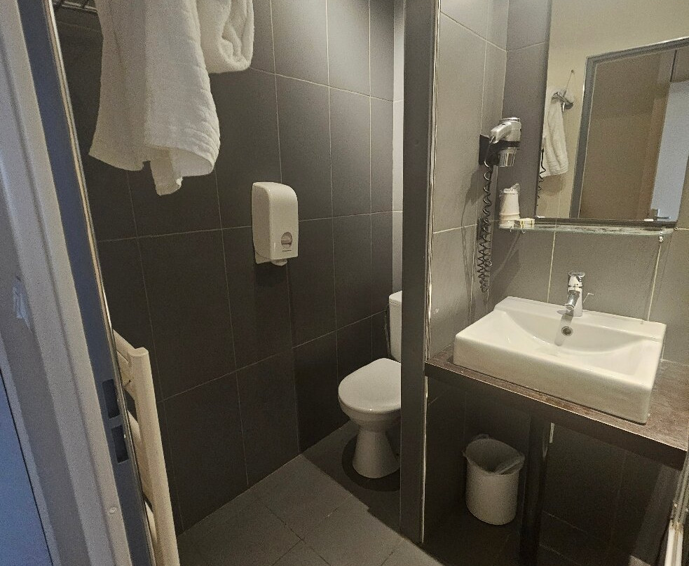 红色福克斯酒店主图