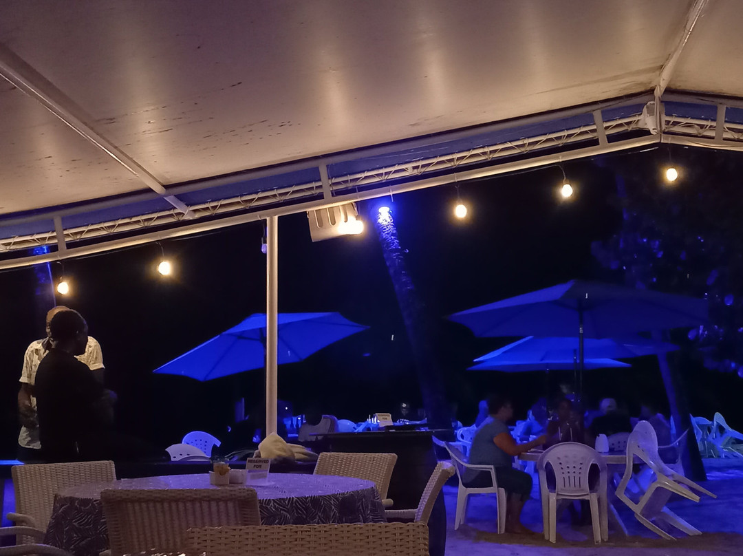 Carib Beach Bar-奥伊斯廷斯必去景点
