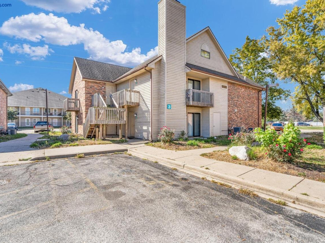 Hotel O Suites & Conference Centre Urbana/Champaign University