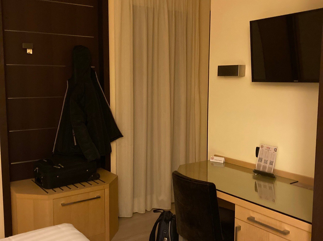 尹朋里亚酒店主图