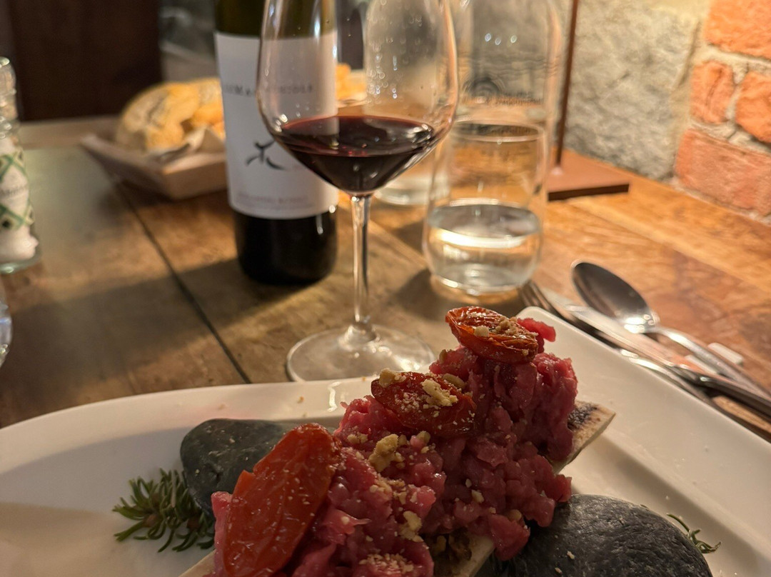 艾德加拉思酒店主图