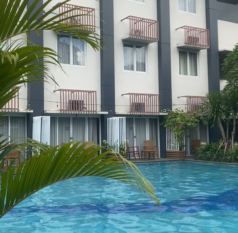 Front One Akshaya Hotel Karawang主图