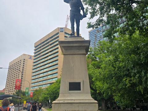 格罗夫纳美居酒店主图