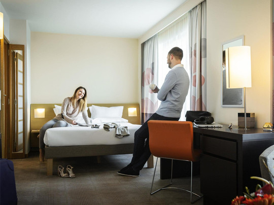 诺富特雷丁中心酒店主图