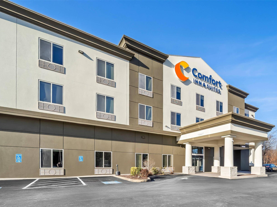 Comfort Inn & Suites Plainville-Foxboro主图