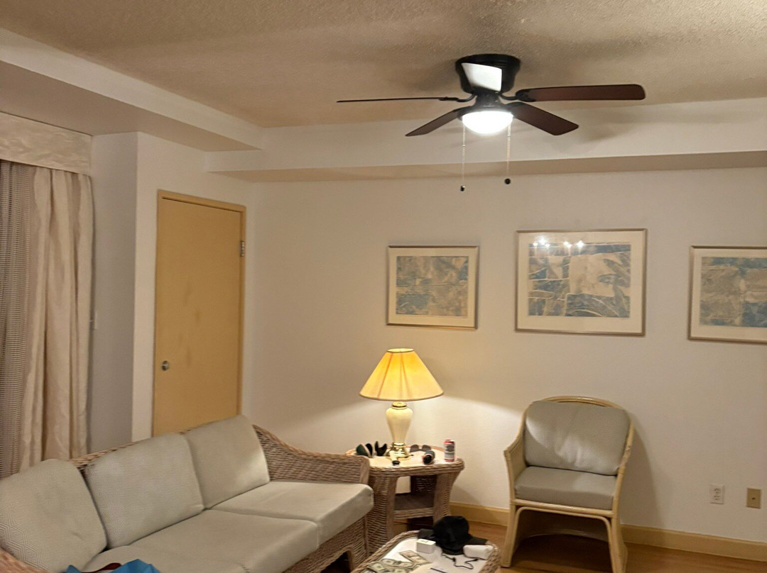 阿鲁彭海滩塔酒店主图