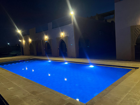 梅尔祖加的里亚德莱斯加登主图