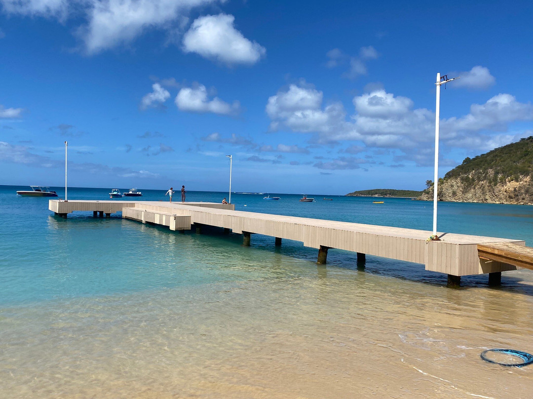 Crocus Bay Beach-The Valley必去景点