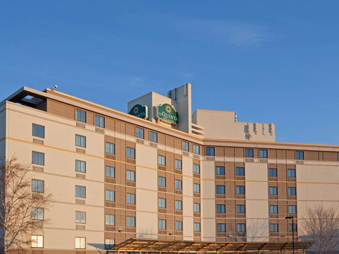 波士顿萨默维尔拉昆塔温德姆套房酒店