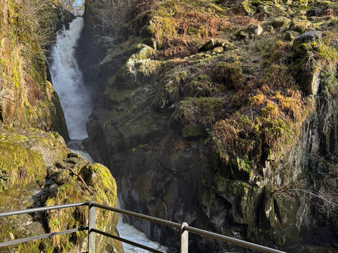 Aira Force Waterfall-彭里斯必去景点