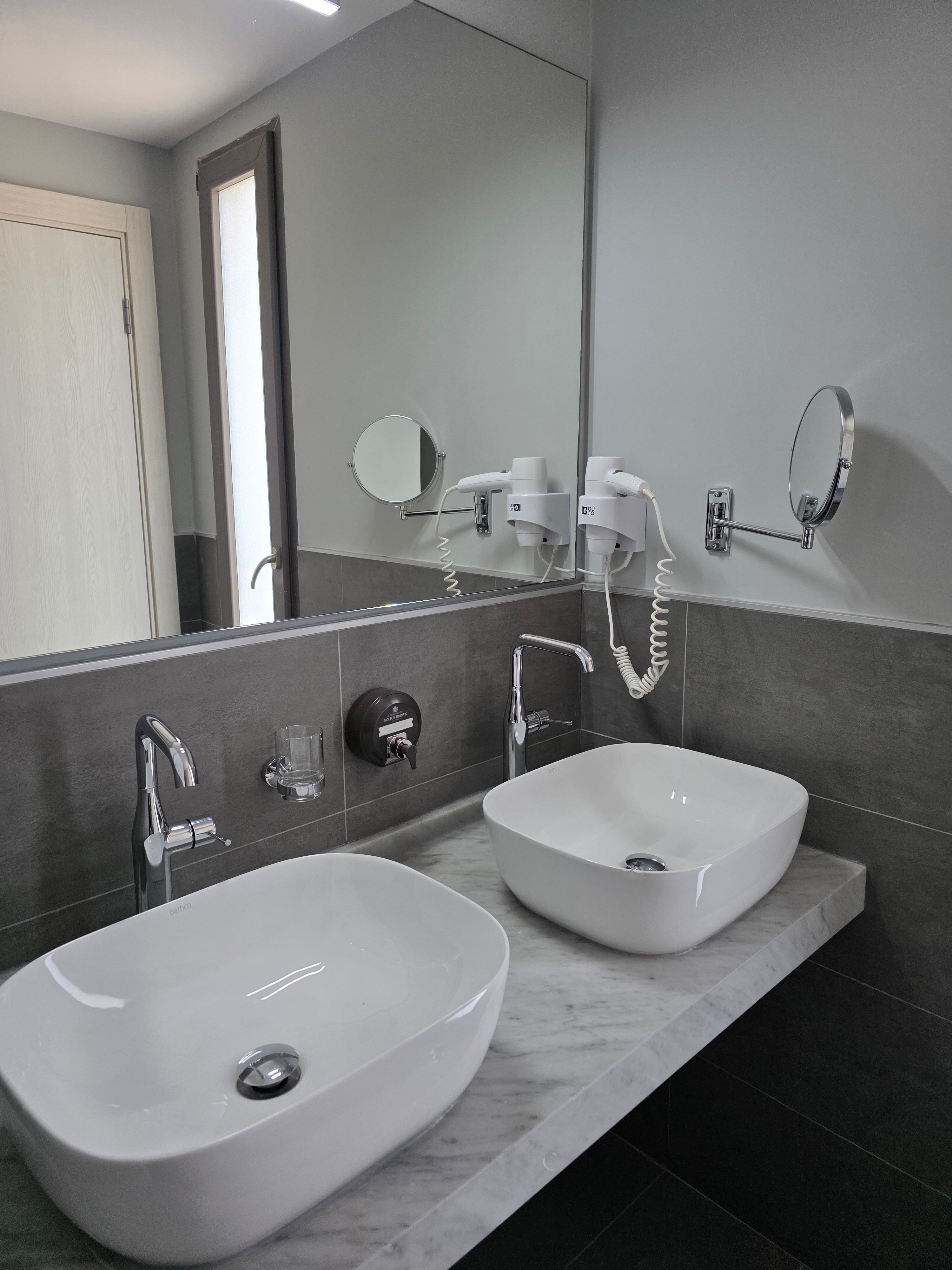 普列文酒店-浴室