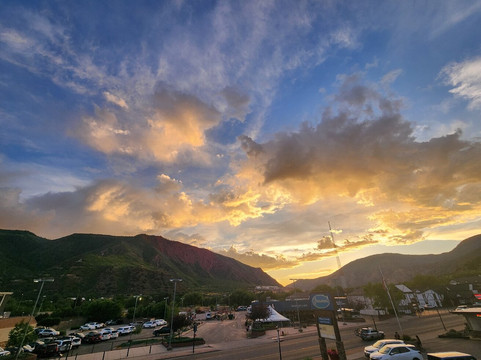 格伦伍德温泉酒店主图