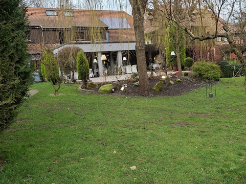 红磨坊酒店主图