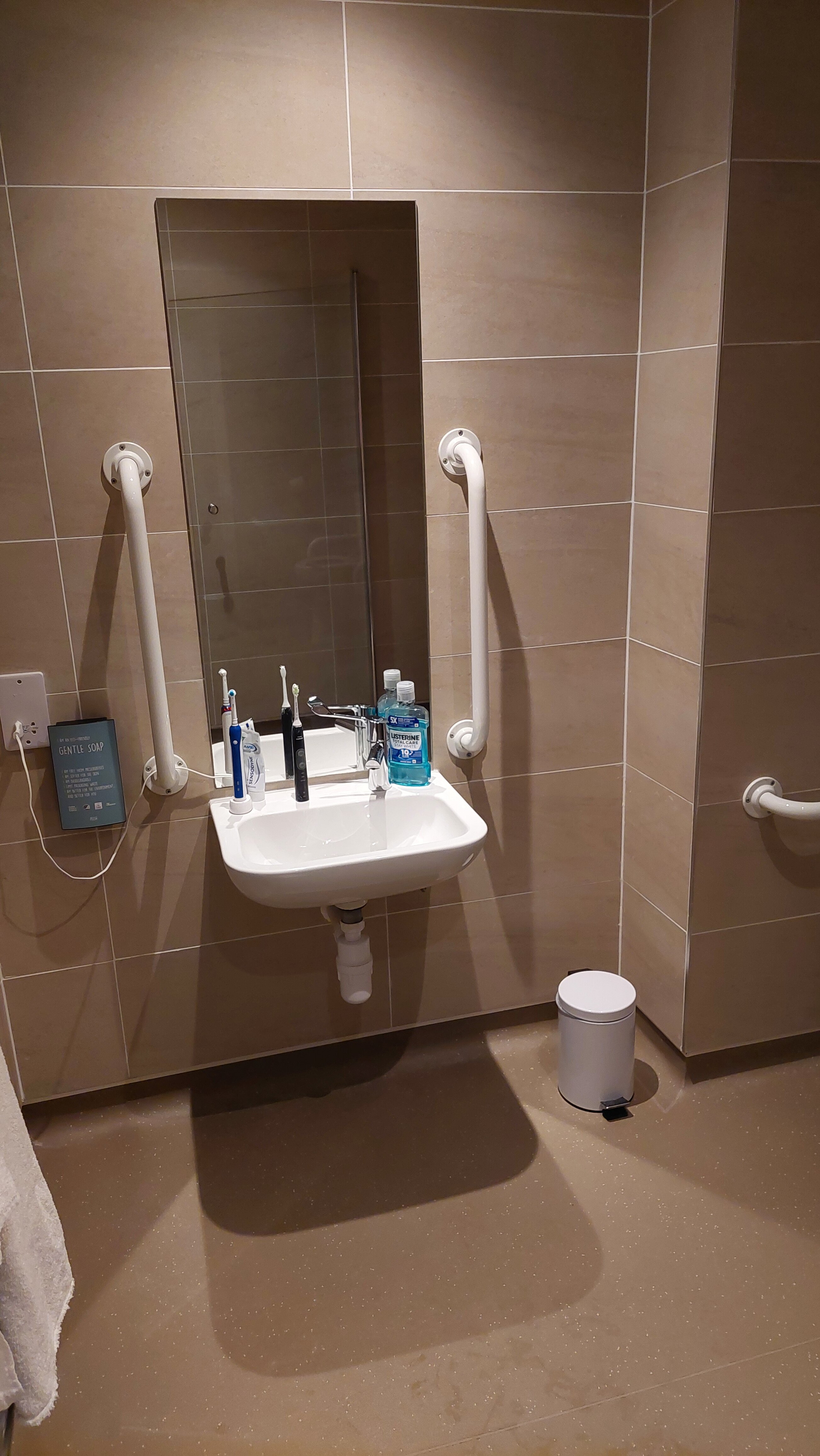 邓迪因弗卡斯贝斯特韦斯特酒店-浴室