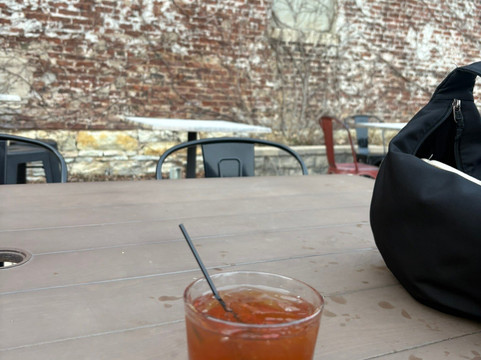 Pour Bros. Taproom-尚贝恩必去景点