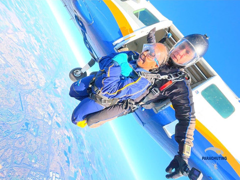 UK Parachuting-彼得伯勒必去景点