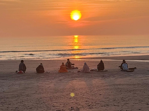 Sunset Bay Wellbeing Retreats-Tywyn必去景点