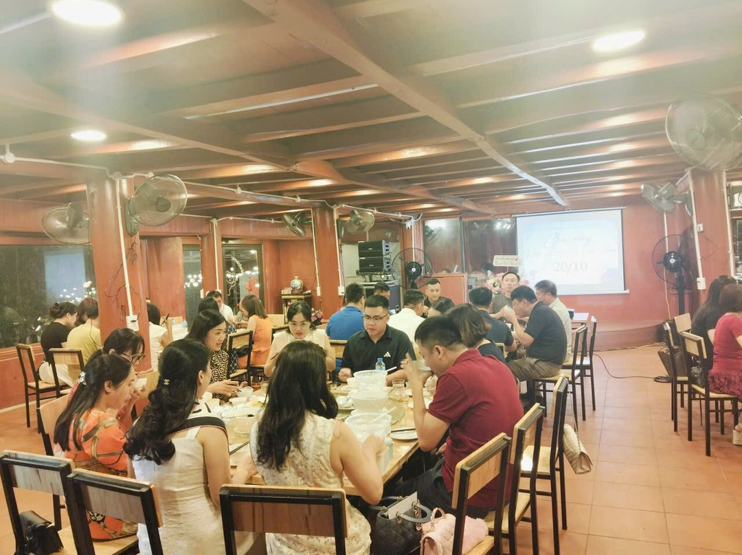 Nhà Hàng Toàn Hải Sản