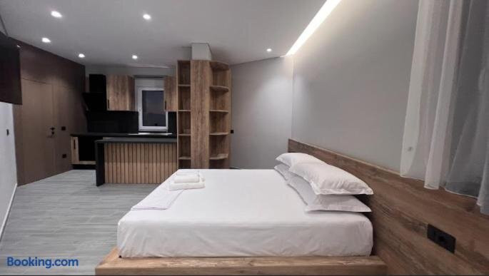 Xhoil Hotel