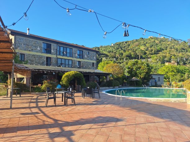 圣巴斯里欧农舍酒店-旅行者