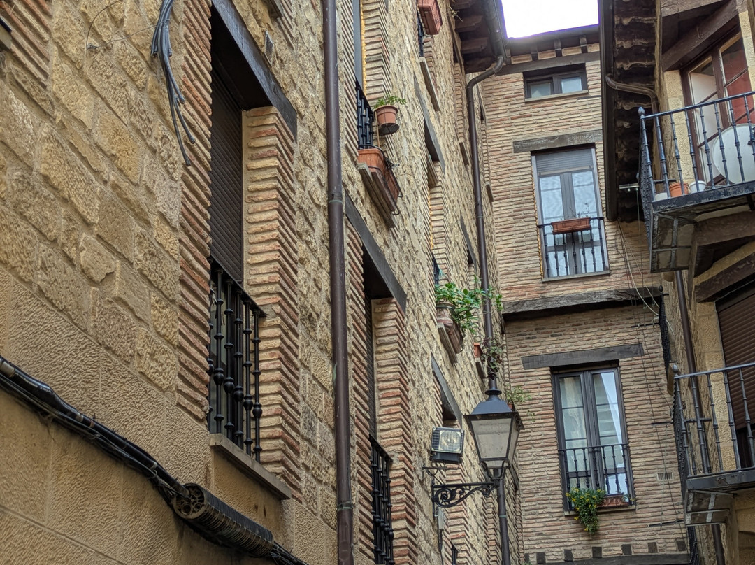 Puerta de Carnicerías o Puerta Nueva-拉瓜迪亚必去景点