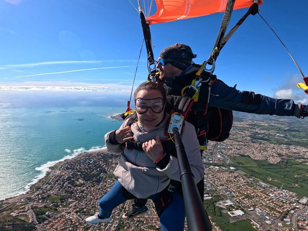 Vendee Evasion Parachutisme-Chateau-d'Olonne必去景点